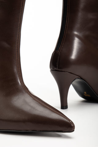 Kadın Sivri Burun Arkadan Fermuarlı Çizme Perra