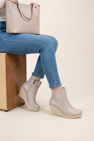 Kadın Dolgu Topuklu Lastikli  Fermuarlı Günlük Bot Florea