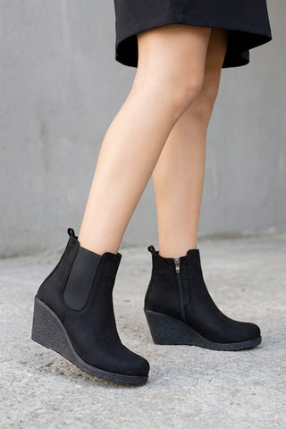 Kadın Dolgu Topuklu Lastikli  Fermuarlı Günlük Bot Florea