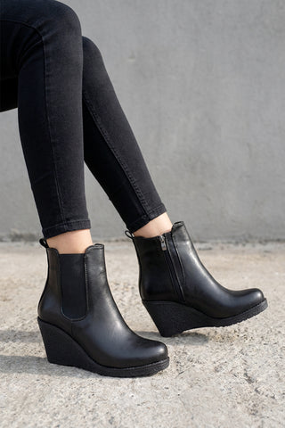 Kadın Dolgu Topuklu Lastikli  Fermuarlı Günlük Bot Florea